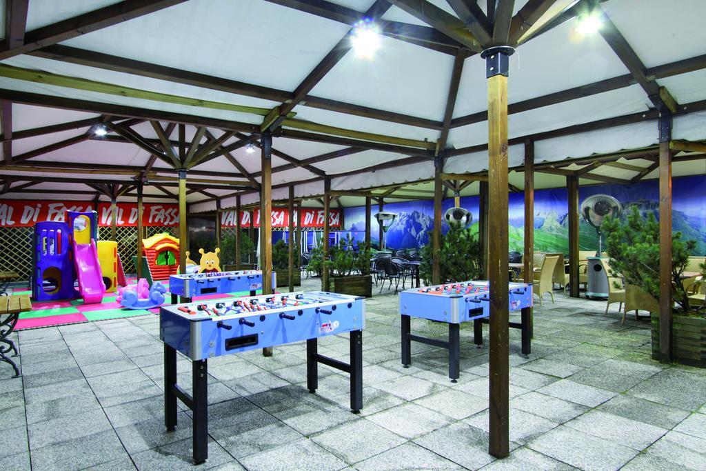 Hotel Il Caminetto Sport Canazei Ngoại thất bức ảnh