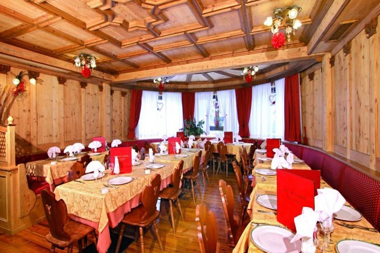 Hotel Il Caminetto Sport Canazei Ngoại thất bức ảnh
